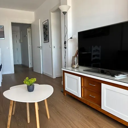 Vistamar Primera Linea De Playa Y Centrico * كونيل ذي لا فرونتيرا