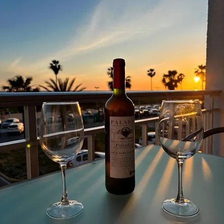 شقة Vistamar Primera Linea De Playa Y Centrico كونيل ذي لا فرونتيرا